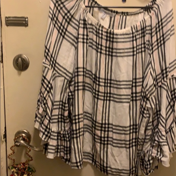 Top - Picture 2 of 4